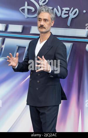LONDON, ENGLAND - 13. JUNI: Taika Waititi nimmt an der britischen Premiere von „Lightyear“ auf dem Cineworld Leicester Square am 13. Juni 2022 in London, England, Teil. Foto von Gary Mitchell/Alamy Live News Stockfoto