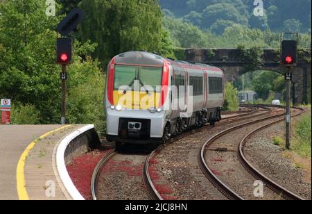 Transport für Wales Klasse 175 Coradia 1000 Dieseltriebwerk, Nummer 175 109, Ankunft am Bahnhof Llandudno Junction am 7. Jume 2022. Stockfoto