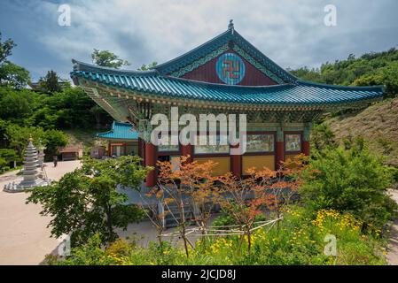 Naksansa koreanischer buddhistischer Tempelkomplex im Jogye-Orden in der Provinz Gangwon, Südkorea, am 12. Juni 2022 Stockfoto