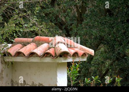rotes Ziegeldach Stockfoto