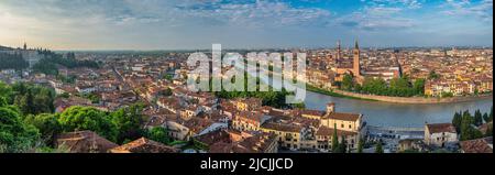 Verona Italien, Panoramablick auf die Skyline der Stadt am Etsch Stockfoto