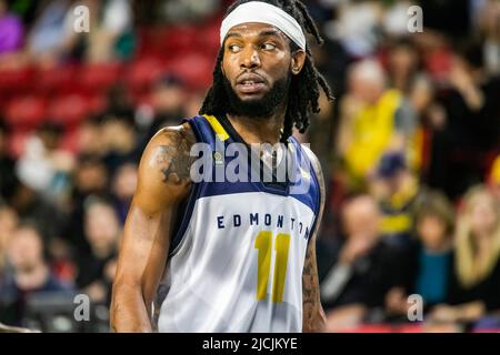 Edmonton, Kanada. 12.. Juni 2022. Edmotnons #11 Marlon Johnson Jr (Wing) wurde während des Spiels der Canadian Elite Basketball League zwischen Scarborough Shooting Stars und den Edmonton Stingers im Edmonton Expo Center gesehen. (Endergebnis; Scarborough Shooting Stars 78:69 Edmonton Stingers). Kredit: SOPA Images Limited/Alamy Live Nachrichten Stockfoto