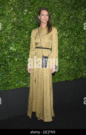 New York, USA. 13.. Juni 2022. Christy Turlington nimmt am 13. Juni 2022 am Chanel Arts Dinner des Tribeca Film Festival 2022 im Balthazar in New York, NY, Teil. (Foto von Anthony Behar/Sipa USA) Quelle: SIPA USA/Alamy Live News Stockfoto