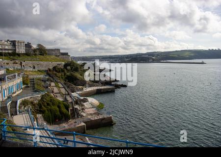 PLYMOUTH, DEVON, Großbritannien - 16. OKTOBER 2021 menschenleerer East Beach Stockfoto