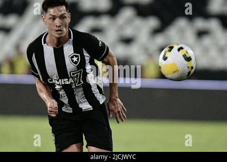 Rio de Janeiro, Brasilien; 13.. Juni 2022; Nilton Santos Stadium, Rio de Janeiro, Brasilien; Brasilianische Serie A, Botafogo gegen avai; Luis Oyama von Botafogo Stockfoto