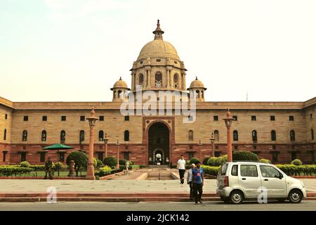 Ein Teil des indischen Sekretariatsgebäudes am Rajpath Boulevard auf dem Raisina Hill in Neu-Delhi, Delhi, Indien. Stockfoto