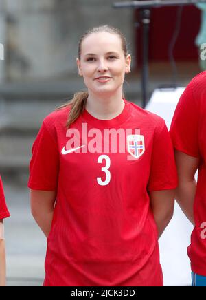 Asker, Norwegen, 13. Juni 2022. Prinzessin Ingrid Alexandra bei einem Freundschaftsspiel im Fußball zwischen dem Team Skaugum und Vivil im Skaugum Stadium in Asker, Norwegen, am 13. Juni 2022. Foto von Marius Gulliksrud/Stella Pictures/ABACAPRESS.COM Stockfoto