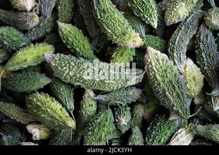 Grüner Bitter in Corolla Gemüse gesunde Ernährung Stockfoto