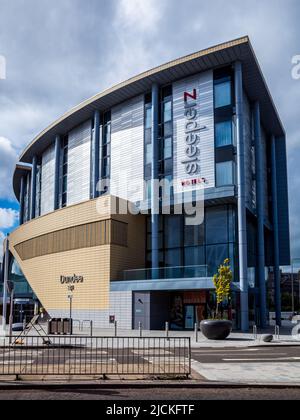 Dundee Railway Station und Sleeperz Hotel mit 120 Betten - sanierte als Teil des Dundee Waterfront Project, 2018. Architekt Nicoll Russell Studios Stockfoto