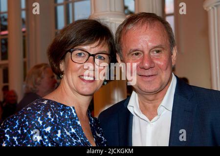 ARCHIVFOTO: Joachim KROL wird 65 Jahre alt am 17. Juni 2022, Joachim KROL, Schauspieler, mit seiner Frau Heidrun TEUSNER-KROL, WDR Treff am 1.. September 2015 in Köln, ÃÂ Stockfoto