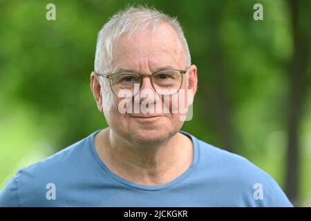 ARCHIVFOTO: Joachim KROL wird am 17. Juni 2022 65 Jahre alt, Joachim KROL (Schauspieler), Einzelbild, abgeschnitten Einzelmotiv, Portrait, Portrait, portravO¬Ut. Filmpremiere 'endlich Witwer-forever Young' bei den Münchner Filmfestspielen am 6.. Juli 2021. vÇ¬ Stockfoto