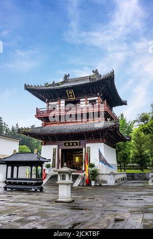 Die Stadt Yingtan, Provinz jiangxi, der Palast der Drachen-Qing-Dynastie auf dem großen Glockenturm und dem Trommelturm Stockfoto