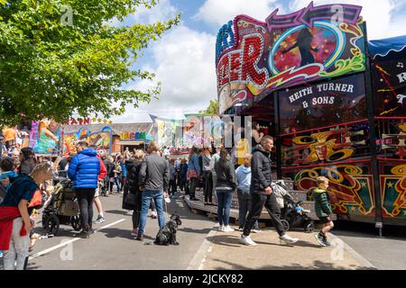 Besucher des Morpeth Fair Day 2022 in Morpeth, Northumberland, Großbritannien. Stockfoto