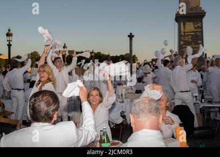 Dîner en Blanc 2022 à Paris Frankreich Stockfoto