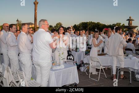 Dîner en Blanc 2022 à Paris Frankreich Stockfoto