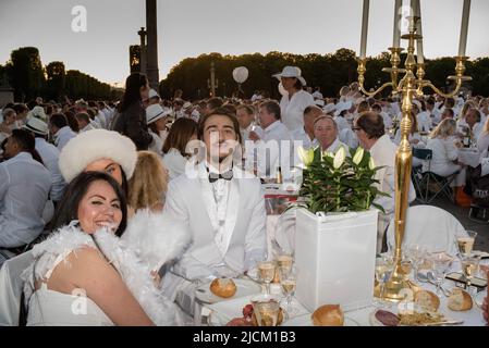 Dîner en Blanc 2022 à Paris Frankreich Stockfoto