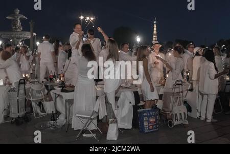Dîner en Blanc 2022 à Paris Frankreich Stockfoto