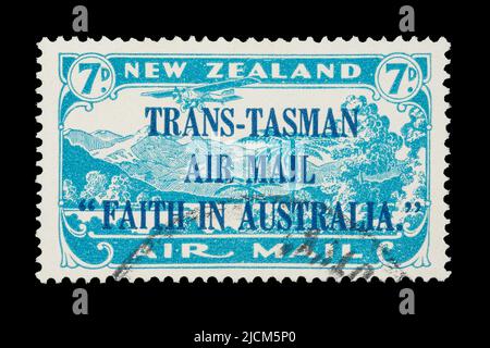 Eine neuseeländische Flugpostmarke, die 1934 für den ersten Trans-Tasman-Dienst nach aus ausgegeben wurde Stockfoto