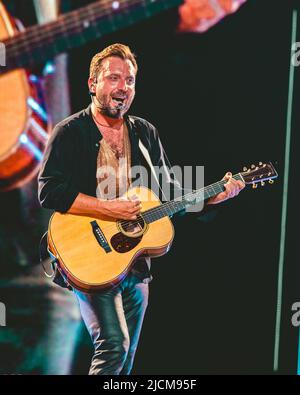 13/06/2022 - die italienische Sängerin CESARE CREMONINI spielt live im San Siro Stadion in Mailand, Italien Stockfoto