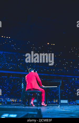 13/06/2022 - die italienische Sängerin CESARE CREMONINI spielt live im San Siro Stadion in Mailand, Italien Stockfoto