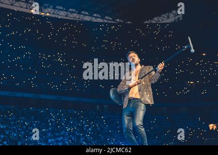 13/06/2022 - die italienische Sängerin CESARE CREMONINI spielt live im San Siro Stadion in Mailand, Italien Stockfoto