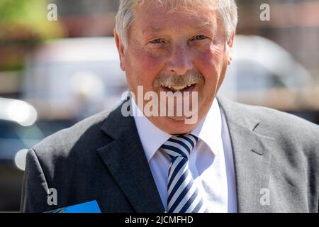 London, Großbritannien. 14.. Juni 2022. Mitgefühl in der Landwirtschaft Protest gegen Lebendtierexporte auf dem Parliament Square London, Großbritannien, Pictued Sammy Wilson, DUP-Abgeordneter für East antrim, Quelle: Ian Davidson/Alamy Live News Stockfoto