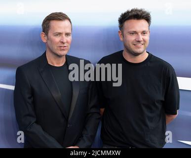 Scott Mills und Sam Vaughan nehmen an der britischen Premiere von „Lightyear“ am 13. Juni 2022 auf dem Cineworld Leicester Square in London, England, Teil. Stockfoto