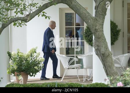 Washington, Usa. 14.. Juni 2022. Der US-Präsident Joe Biden kehrt nach einer Rede vor dem AFL-CIO Quadrennial Constitutional Convention 29. in Philadelphia, Pennsylvania, am Dienstag, den 14. Juni 2022, ins Weiße Haus in Washington, DC zurück. Foto von Chris Leponis/UPI Kredit: UPI/Alamy Live News Stockfoto