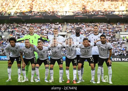 14. Juni 2022, Nordrhein-Westfalen, Mönchengladbach: Fußball: Nations League A, Deutschland - Italien, Gruppenphase, Gruppe 3, Matchday 4, Stadion im Borussia-Park steht die deutsche Nationalmannschaft vor dem Spiel an. Foto: Federico Gambarini/dpa Stockfoto