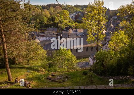 Stadtbild der Altstadt von Monschau Blick von oben Stockfoto