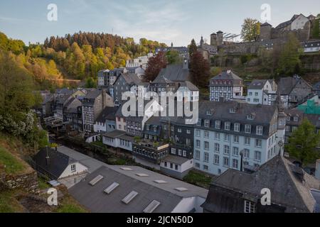 Stadtbild der Altstadt von Monschau Blick von oben Stockfoto