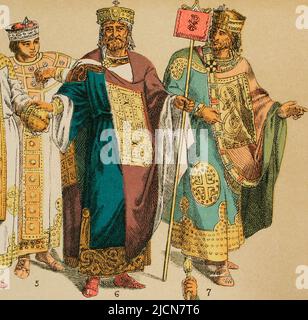 Byzantiner (700-1000). Von links nach rechts, 5: Royal Suit. Dalmatisch. Seidenstoff. Zepter, 6 und 7: Royal Suit. Dalmatisch und zweite Robe. Chromolithographie. 'Historia Universal' (Universal History), von César Cantú. Volumen IV Veröffentlicht in Barcelona, 1881. Stockfoto