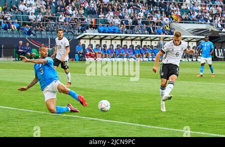 Mönchengladbach, 14.. Juni 2022, Joshua Kimmich, DFB 6 Punkte, schießt Tor, Tor, Treffer, Torschuss, 1-0 im UEFA Nations League 2022 Spiel DEUTSCHLAND - ITALIEN in der Saison 2022/2023 am 14. Juni 2022 in Mönchengladbach, Deutschland. © Peter Schatz / Alamy Live News Stockfoto