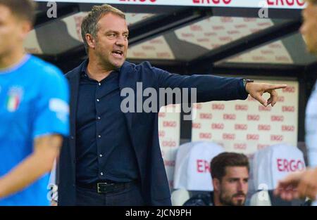 Mönchengladbach, Deutschland, 14.. Juni 2022, DFB-Headcoach Hans-Dieter Hansi Flick , Bundesstrainer, Nationaltrainer, geste beim UEFA Nations League 2022 Spiel DEUTSCHLAND - ITALIEN in der Saison 2022/2023 am 14. Juni 2022 in Mönchengladbach, Deutschland. © Peter Schatz / Alamy Live News Stockfoto