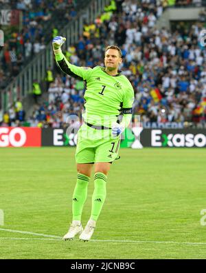 Torwart Manuel NEUER (GER) Jubel, Freude, Begeisterung, Aktion, Einzelaktion, Einzelbild, ausgeschnitten, Ganzkörperaufnahme, Vollfigur Fußball UEFA Nations League, Spieltag 4, Deutschland (GER) - Italien (ITA), am 14.. Juni 2022 in Borussia Mönchengladbach/Deutschland. Stockfoto