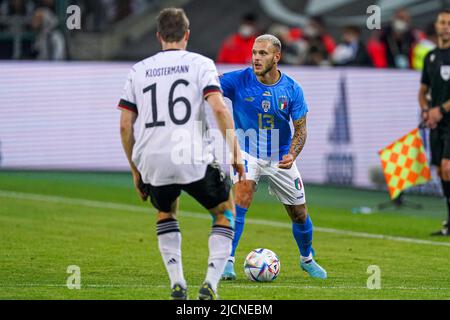 Mönchengladbach, DEUTSCHLAND - 14. JUNI: Federico Dimarco aus Italien während des UEFA Nations League-Spiels zwischen Deutschland und Italien im Borussia-Park am 14. Juni 2022 in Mönchengladbach (Foto: Joris Verwijst/Orange PicBilder) Stockfoto