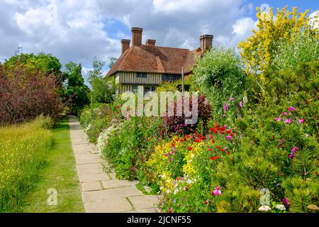 The Long Border, Great Dixter Garden, East Sussex, Großbritannien Stockfoto