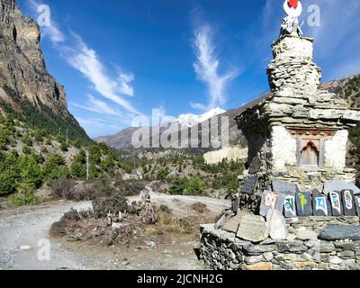 Upper Pisang Village, um Annapurna Trek, Manang District, Gandaki Zone, Nepal Himalaya, Nepal. Stockfoto