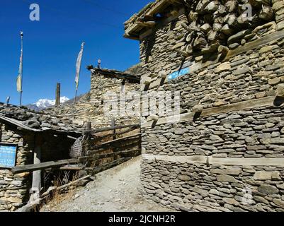 Upper Pisang Village, um Annapurna Trek, Manang District, Gandaki Zone, Nepal Himalaya, Nepal. Stockfoto