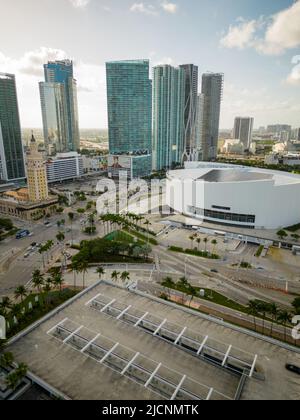 Luftaufnahme des Hochhausboulevards Downtown Miami liegt am Biscayne Boulevard Stockfoto