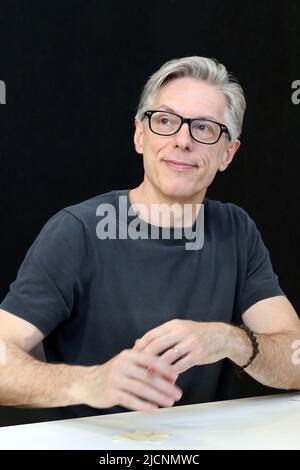 Turin, Italien. 11.. Juni 2022. Der berühmte Karikaturist Leo Ortolani signierte Kopien bei Torino Comics (Foto: © Daniela Parra Saiani/Pacific Press via ZUMA Press Wire) Stockfoto