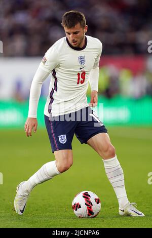 Wolverhampton, Großbritannien. 14.. Juni 2022. Mason Mount of England in Aktion während des Spiels. UEFA Nations League, Gruppe c Spiel, England gegen Ungarn im Molineux Stadion in Wolverhampton, England am Dienstag, 14.. Juni 2022. Nur zur redaktionellen Verwendung. Bild von Steffan BowenAndrew Orchard Sports Photography/Alamy Live News Credit: Andrew Orchard Sports Photography/Alamy Live News Stockfoto