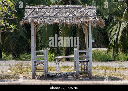 Der leere Unterstand an einer Landstraße Stockfoto