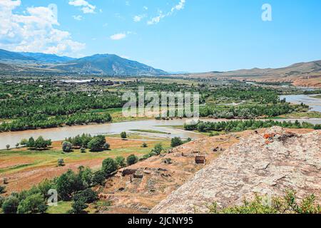 Uplistsikhe Cave City in der Nähe von Gori, Cave Town. Alte uralte Höhle in Georgien. Stockfoto