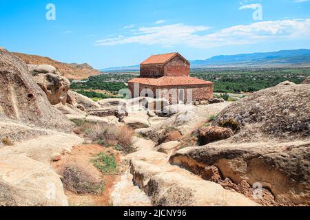 Uplistsikhe Cave City in der Nähe von Gori, Cave Town. Alte uralte Höhle in Georgien. Stockfoto