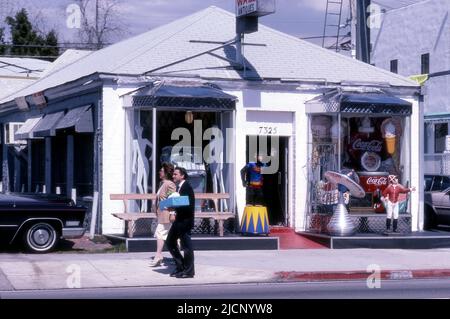 Off the Wall ist ein Geschäft in der Melrose Ave. In Los Angeles, CA, das einzigartige Artefakte der Popkultur verkauft. Stockfoto