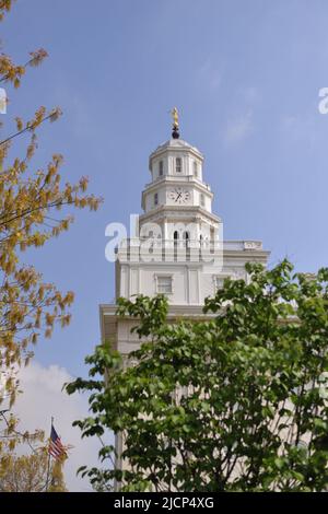 Nauvoo, Illinois, USA. Der Nauvoo Illinois Tempel, erbaut im Stil der griechischen Wiederbelebung, wurde 2002 eingeweiht. Stockfoto