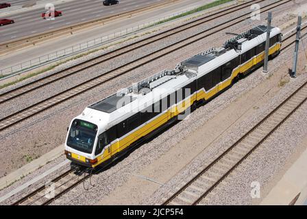 Dallas Area Rapid Transit (DART) Zug in Dallas Texas Stockfoto