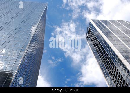 Hohe Wolkenkratzer in Downtown Dallas, Texas, Zement-, Stahl-, Glas-Gebäude Stockfoto