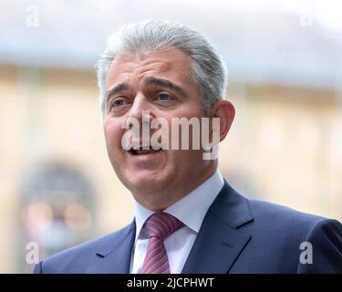 Brandon Lewis erhält Interviews im BBC Broadcasting House am Langham Place. Bild aufgenommen am 12.. Juni 2022. © Belinda Jiao jiao.bilin@gmail.com 07598 Stockfoto